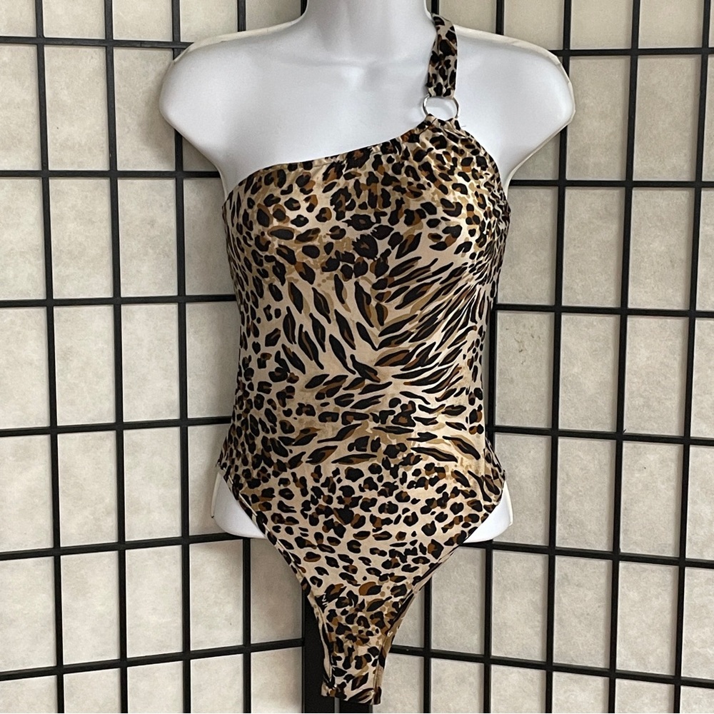 Ladies, one shoulder animal, print, bodysuit, size small (no designer tag)